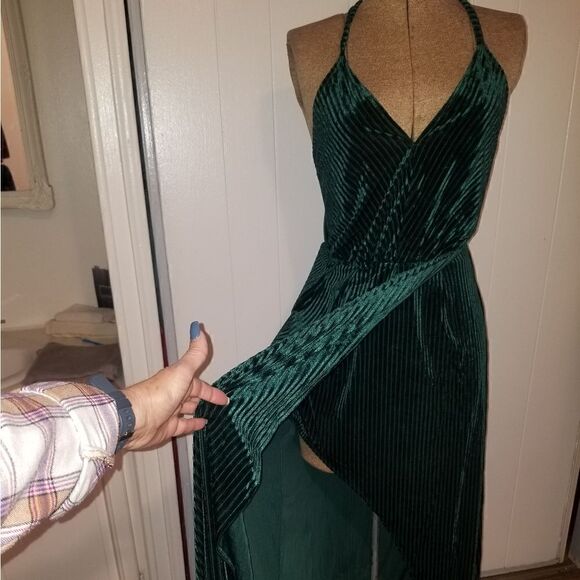 NWT Simplee High Slit Backless Cross Strap Evening Gown Medium - Picture 13 of 13